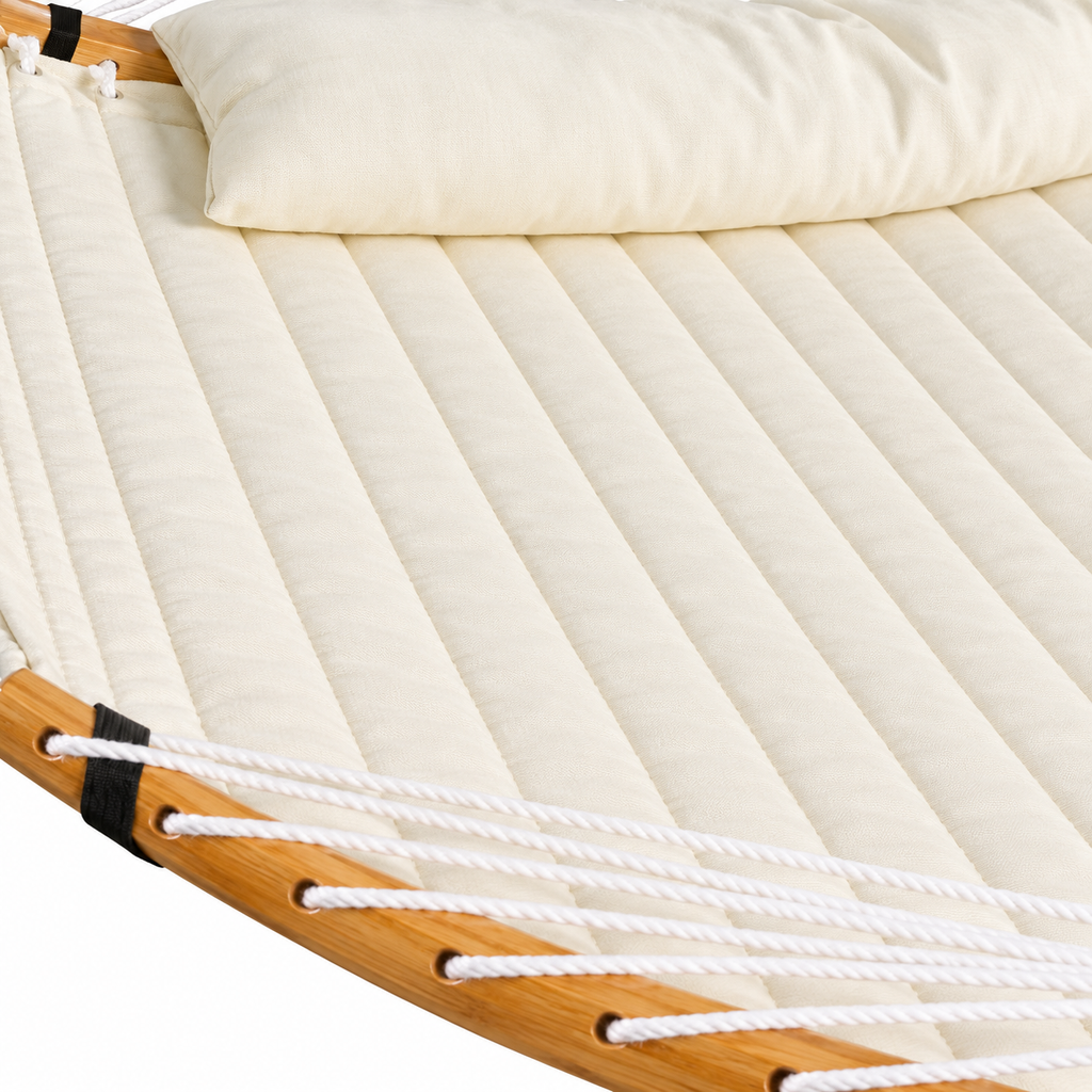 Zoom sur les matières : Hamac matelassé blanc cassé avec support acier
