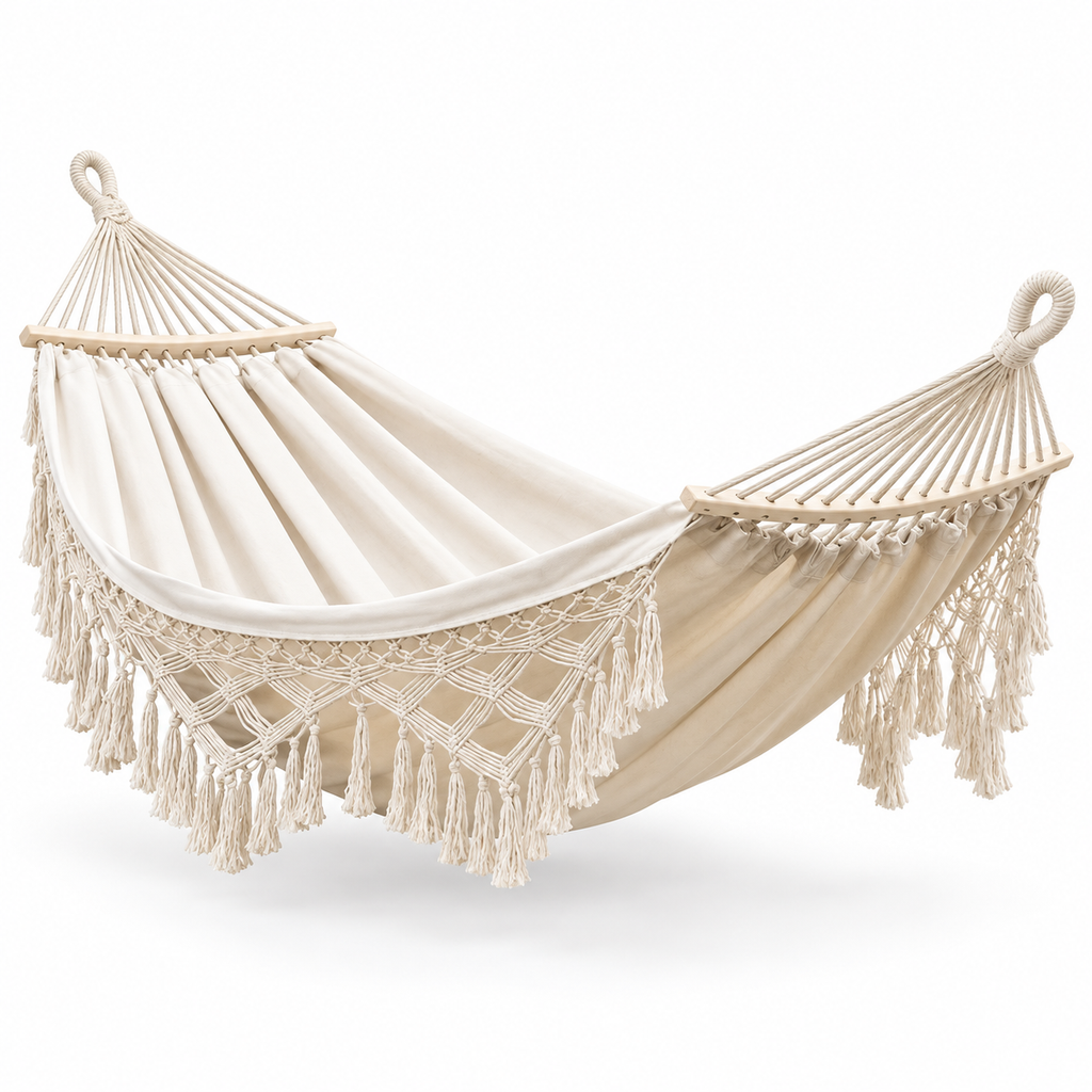 Hamac à franges écru avec barres bois sur fond blanc