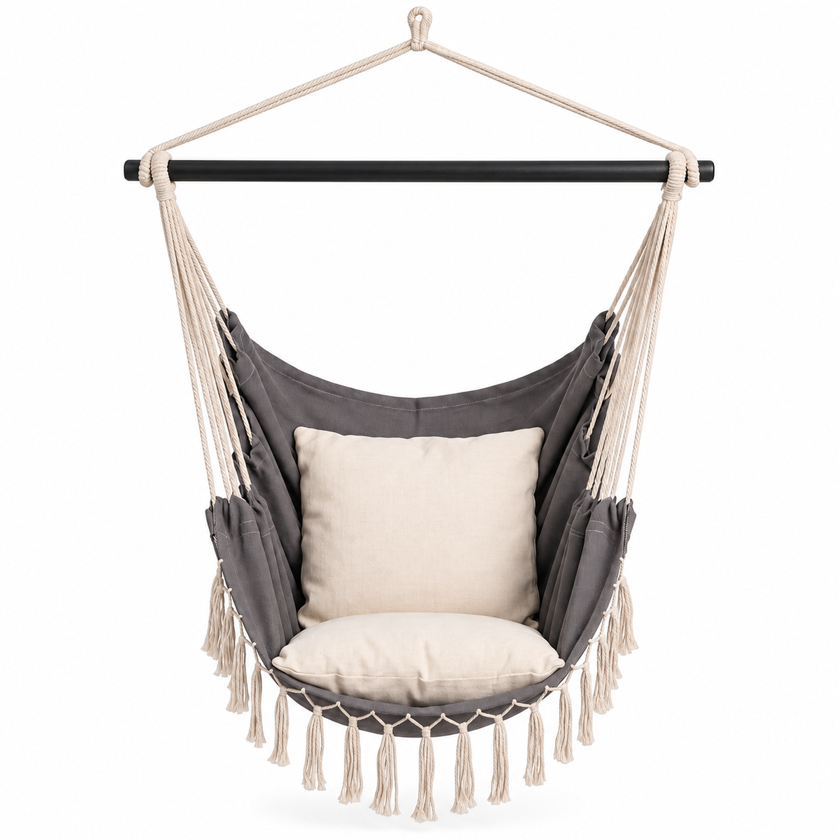 Chaise hamac gris foncé avec barre noire, franges et deux coussins écrus sur fond blanc