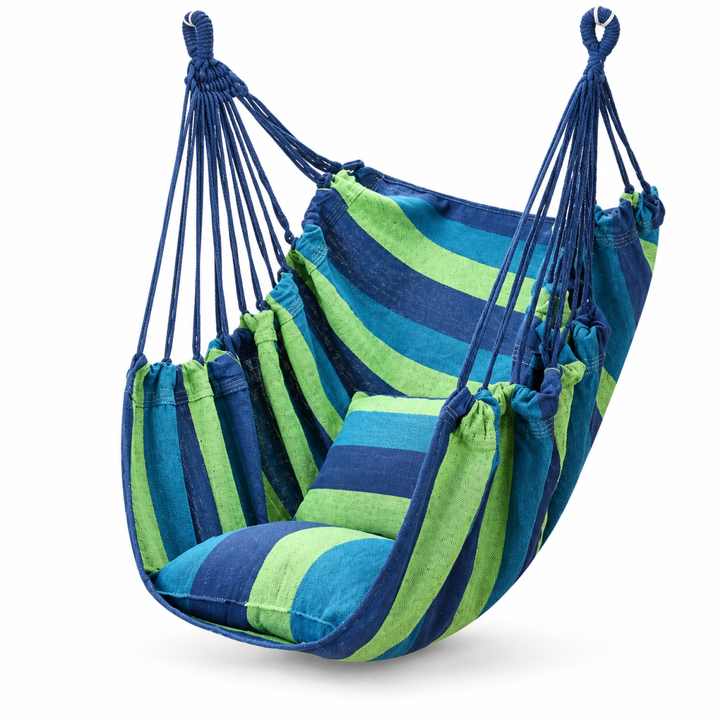 Chaise hamac rayée bleu-vert avec deux coussins sur fond blanc